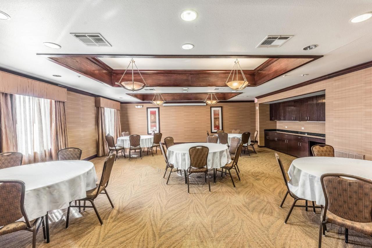 Red Lion Inn&suites Hotel